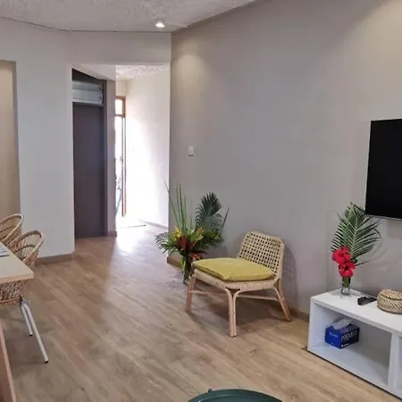 Porte Du Bonheur - Freshly Renovated 2 Bedrooms Flat - 50M From Beach Pereybere Beach Exterior photo