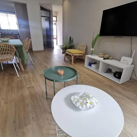 Porte Du Bonheur - Freshly Renovated 2 Bedrooms Flat - 50M From Beach Pereybere Beach Exterior photo