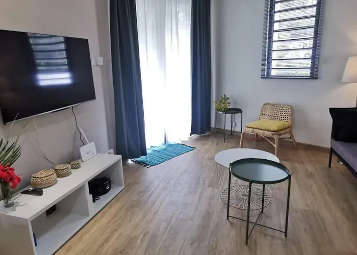 Porte Du Bonheur - Freshly Renovated 2 Bedrooms Flat - 50M From Beach