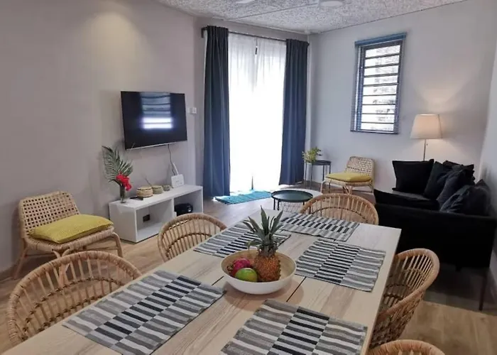 Porte Du Bonheur - Freshly Renovated 2 Bedrooms Flat - 50M From Beach