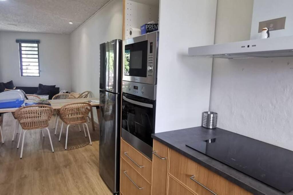 Porte Du Bonheur - Freshly Renovated 2 Bedrooms Flat - 50m From